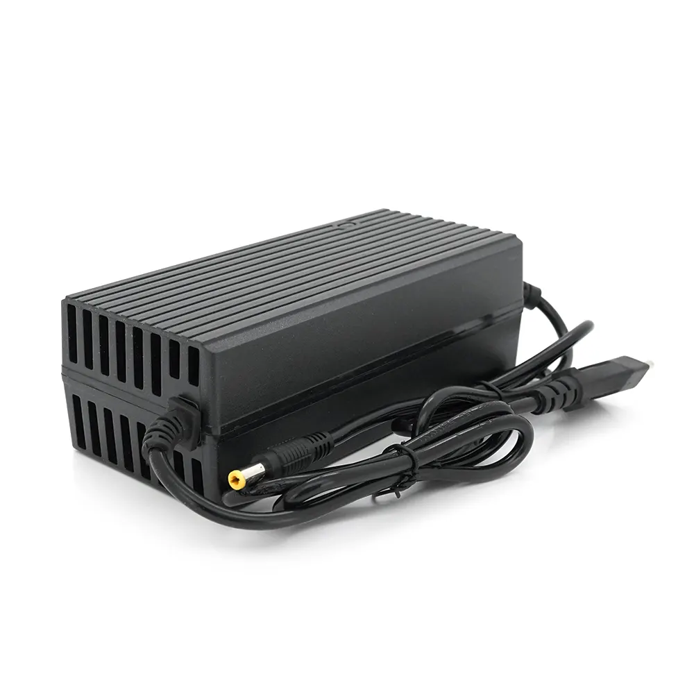Зарядний пристрій Jinyi для акумуляторів LiFePo4 72V(87,6V),24S,3A,штекер 5.5*2.5,з індикацією,BOX