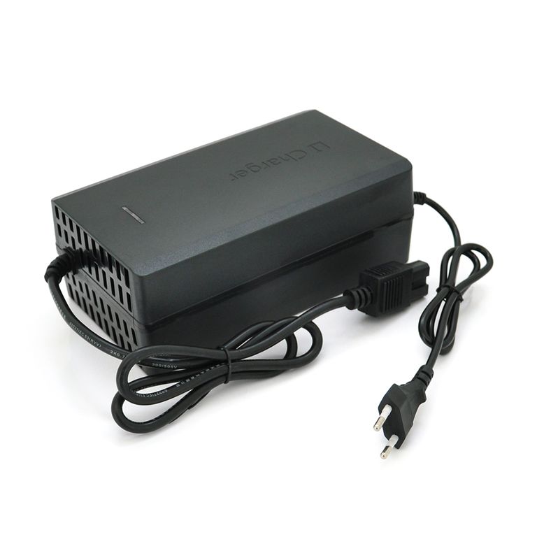 Зарядний пристрій Jinyi для акумуляторів LiFePo4 60V(73V),20S,8A,штекер Triangle plug (T-tipe / C13 / IEC),з індикацією,BOX