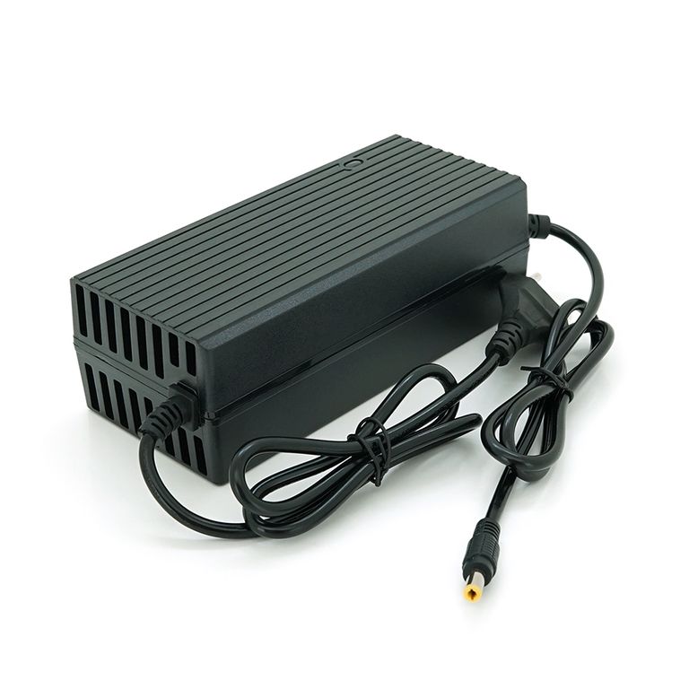 Зарядний пристрій Jinyi для акумуляторів Li-ion 24V(29,4V),7S,5A,штекер 5,5,з індикацією,BOX